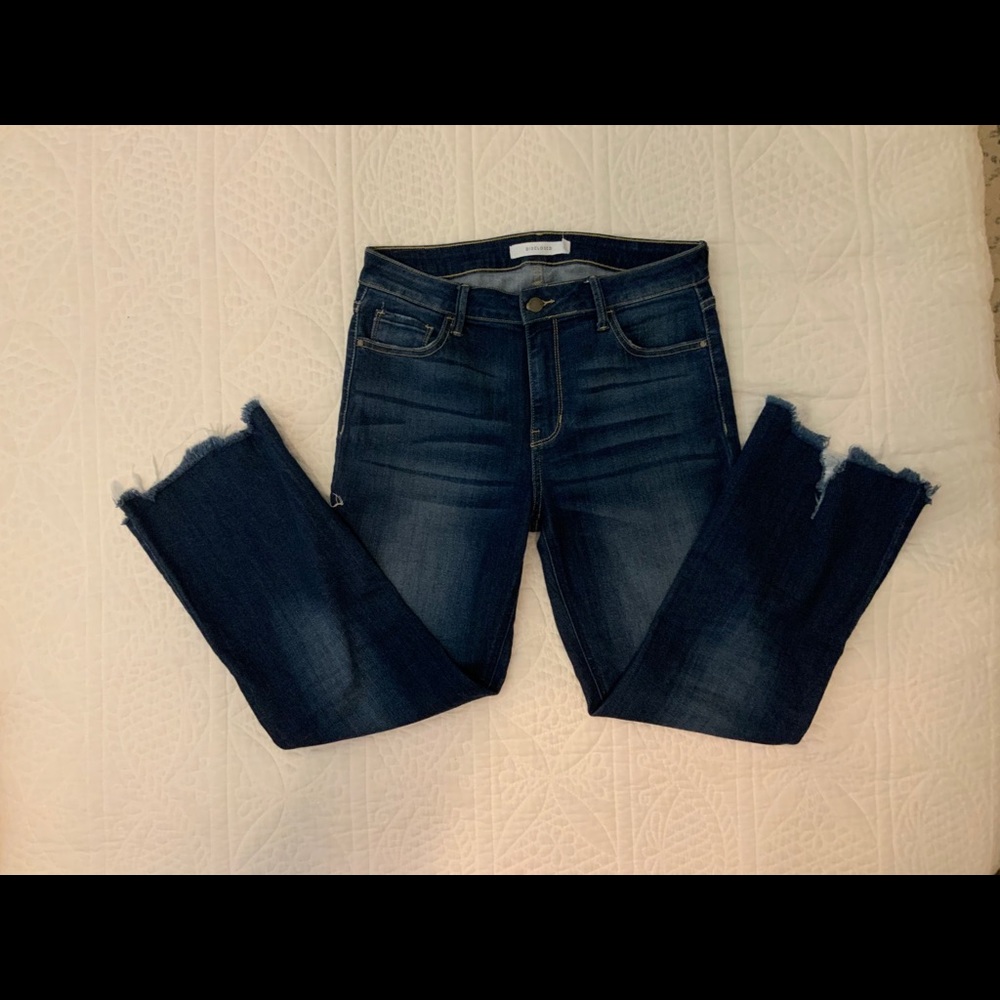 Carly Jean Los Angeles Disclosed Cropped Denim